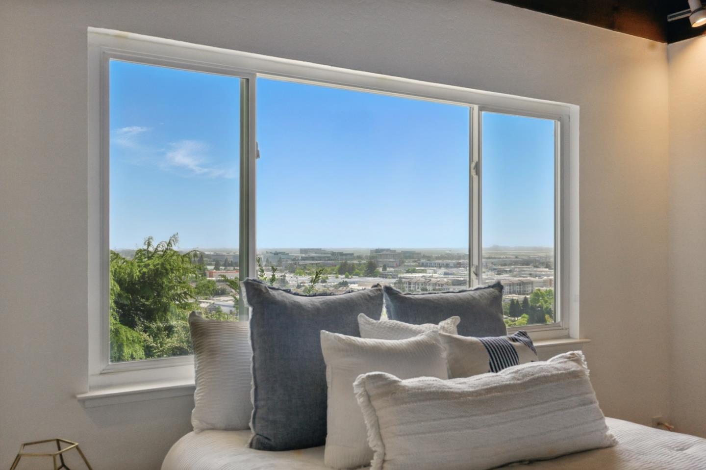 Detail Gallery Image 23 of 44 For 870 South Rd, Belmont,  CA 94002 - 3 Beds | 2 Baths