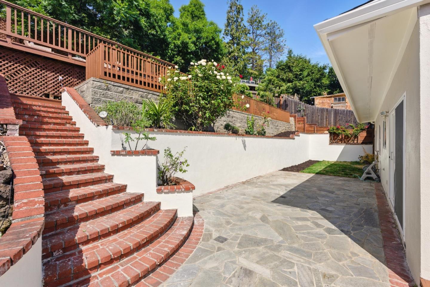 Detail Gallery Image 33 of 44 For 870 South Rd, Belmont,  CA 94002 - 3 Beds | 2 Baths