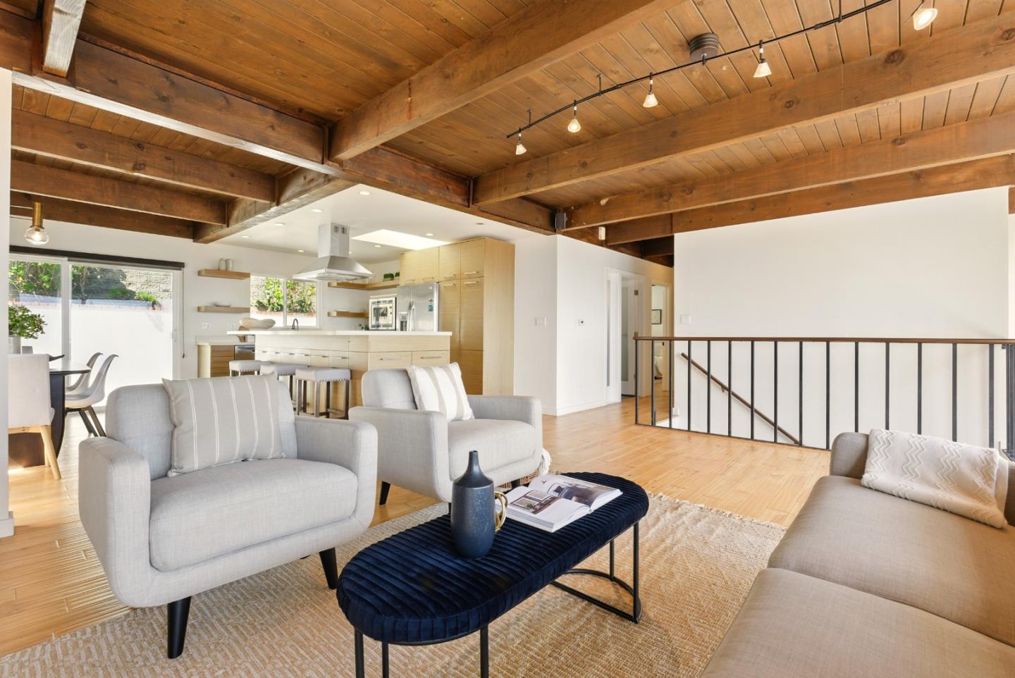 Detail Gallery Image 9 of 44 For 870 South Rd, Belmont,  CA 94002 - 3 Beds | 2 Baths