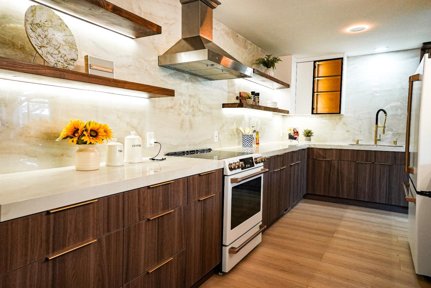 Detail Gallery Image 11 of 39 For 10970 Ridgeview Ave, San Jose,  CA 95127 - 3 Beds | 2 Baths
