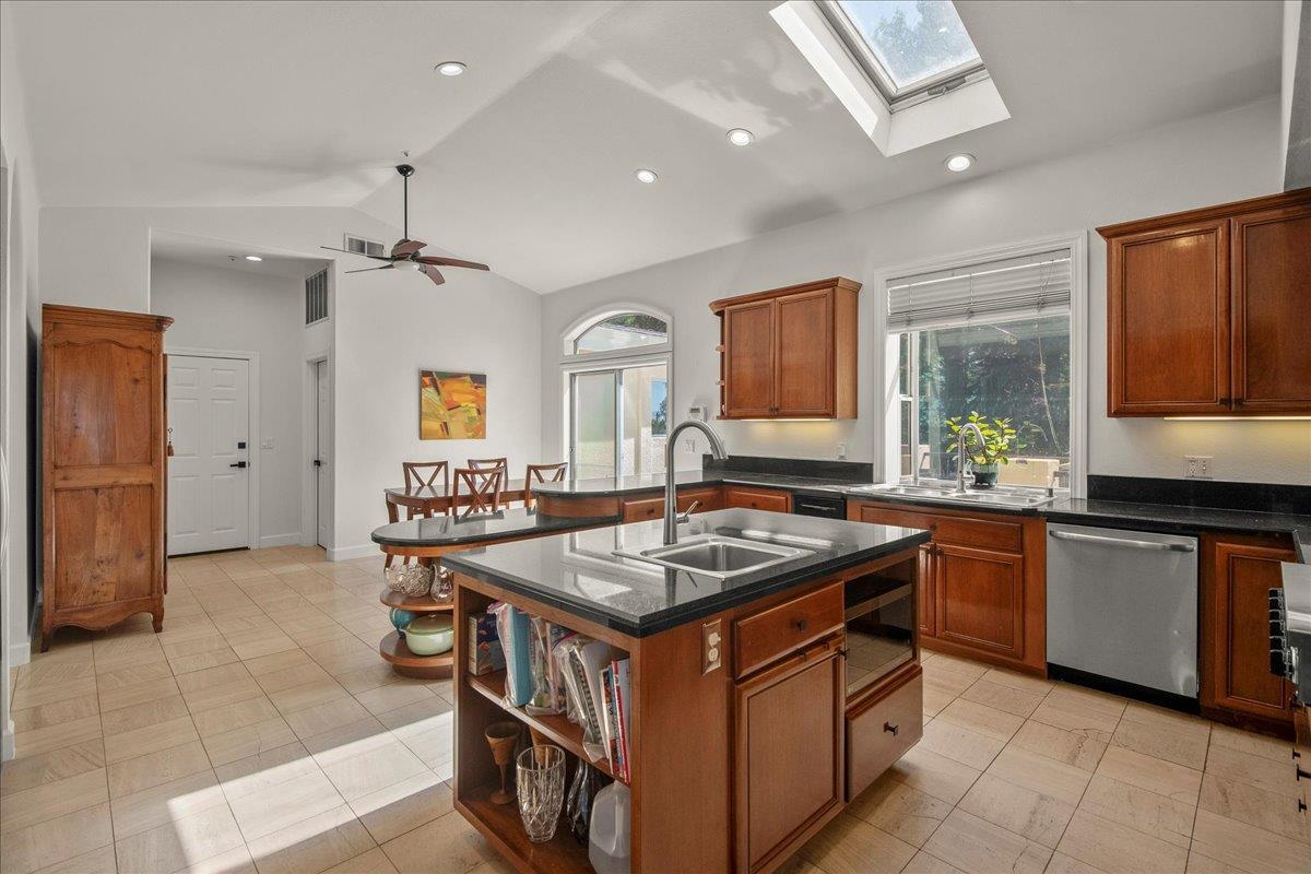 Detail Gallery Image 13 of 52 For 54 Old Orchard Rd, Los Gatos,  CA 95033 - 4 Beds | 5 Baths