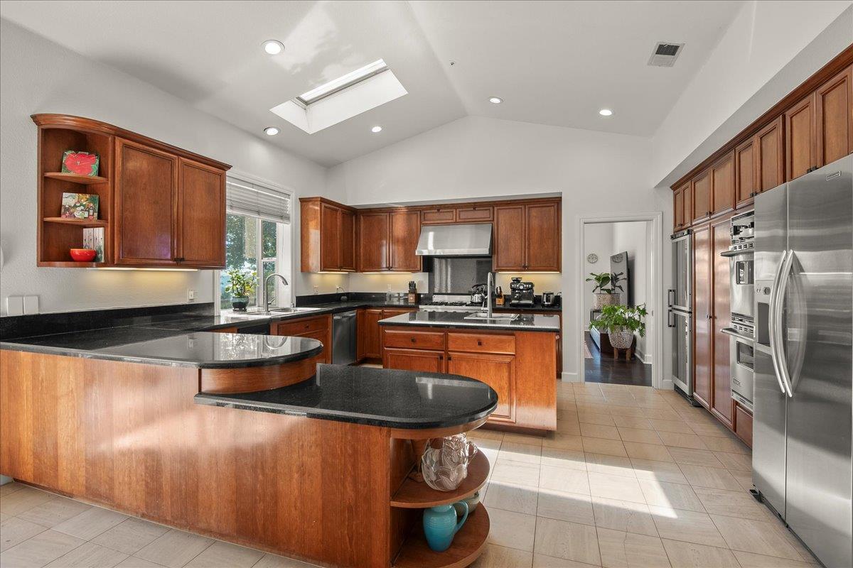 Detail Gallery Image 14 of 52 For 54 Old Orchard Rd, Los Gatos,  CA 95033 - 4 Beds | 5 Baths