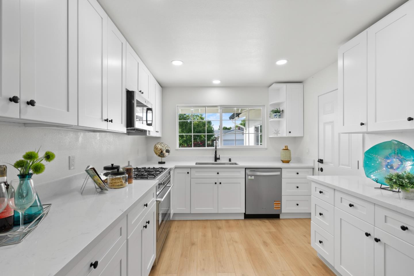 Detail Gallery Image 11 of 34 For 1686 Shenandoah Ave, Milpitas,  CA 95035 - 4 Beds | 2 Baths