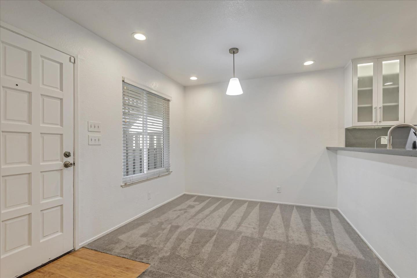 Detail Gallery Image 12 of 32 For 482 Coyote Creek Cir, San Jose,  CA 95116 - 2 Beds | 2 Baths
