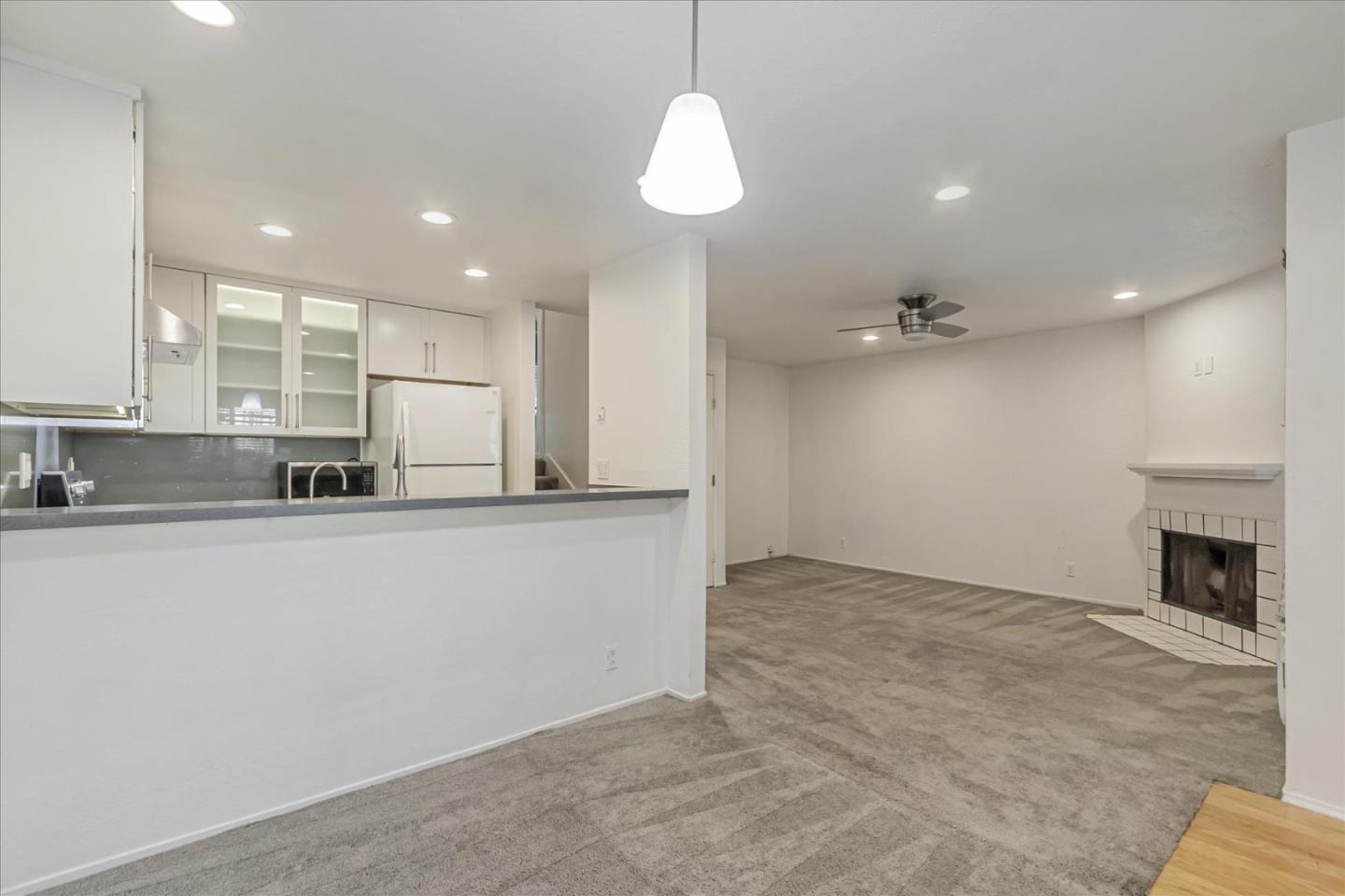 Detail Gallery Image 14 of 32 For 482 Coyote Creek Cir, San Jose,  CA 95116 - 2 Beds | 2 Baths