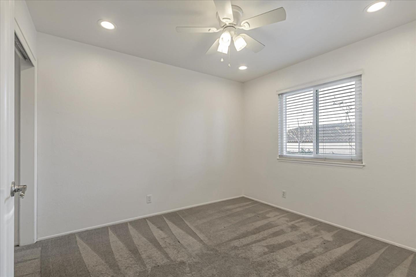 Detail Gallery Image 15 of 32 For 482 Coyote Creek Cir, San Jose,  CA 95116 - 2 Beds | 2 Baths