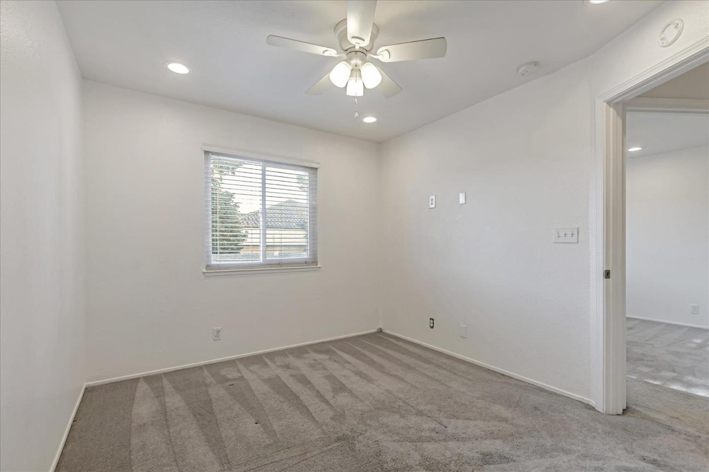 Detail Gallery Image 16 of 32 For 482 Coyote Creek Cir, San Jose,  CA 95116 - 2 Beds | 2 Baths