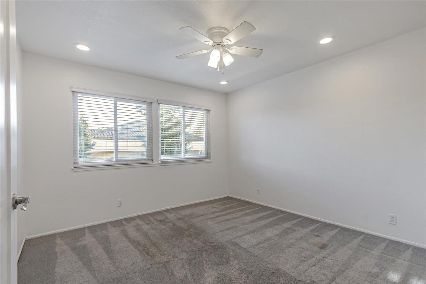 Detail Gallery Image 18 of 32 For 482 Coyote Creek Cir, San Jose,  CA 95116 - 2 Beds | 2 Baths