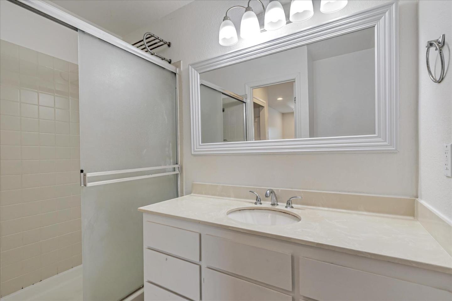 Detail Gallery Image 24 of 32 For 482 Coyote Creek Cir, San Jose,  CA 95116 - 2 Beds | 2 Baths