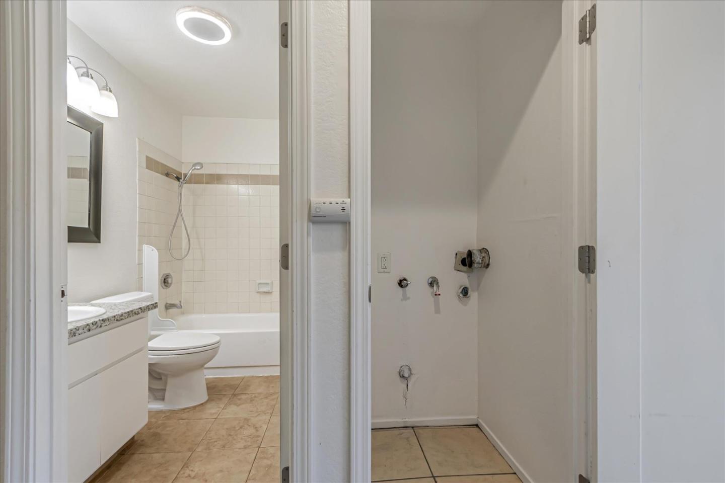 Detail Gallery Image 26 of 32 For 482 Coyote Creek Cir, San Jose,  CA 95116 - 2 Beds | 2 Baths