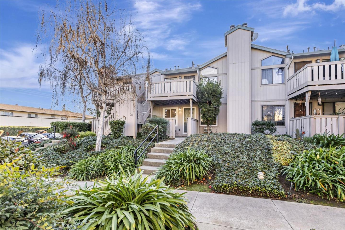 Detail Gallery Image 3 of 32 For 482 Coyote Creek Cir, San Jose,  CA 95116 - 2 Beds | 2 Baths