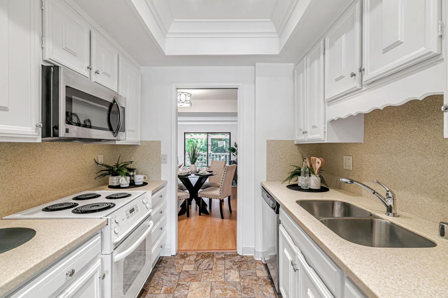 Detail Gallery Image 12 of 52 For 5183 Cribari Knls, San Jose,  CA 95135 - 2 Beds | 2 Baths