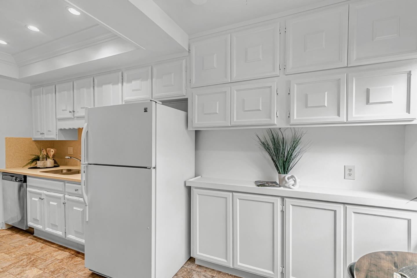 Detail Gallery Image 13 of 52 For 5183 Cribari Knls, San Jose,  CA 95135 - 2 Beds | 2 Baths