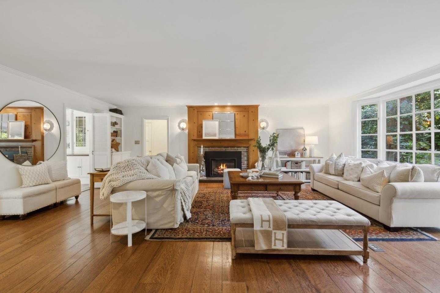 Detail Gallery Image 10 of 85 For 807 Crystal Springs Rd, Hillsborough,  CA 94010 - 4 Beds | 3/2 Baths