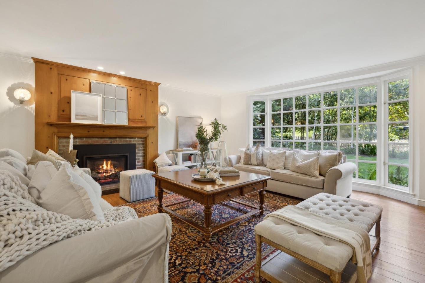 Detail Gallery Image 12 of 85 For 807 Crystal Springs Rd, Hillsborough,  CA 94010 - 4 Beds | 3/2 Baths