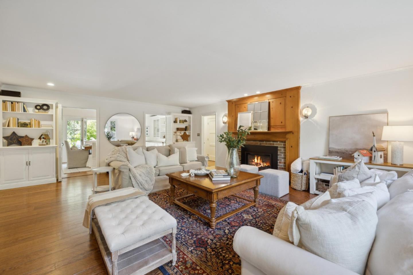 Detail Gallery Image 14 of 85 For 807 Crystal Springs Rd, Hillsborough,  CA 94010 - 4 Beds | 3/2 Baths