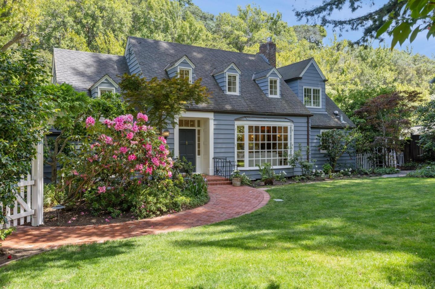 Detail Gallery Image 2 of 85 For 807 Crystal Springs Rd, Hillsborough,  CA 94010 - 4 Beds | 3/2 Baths