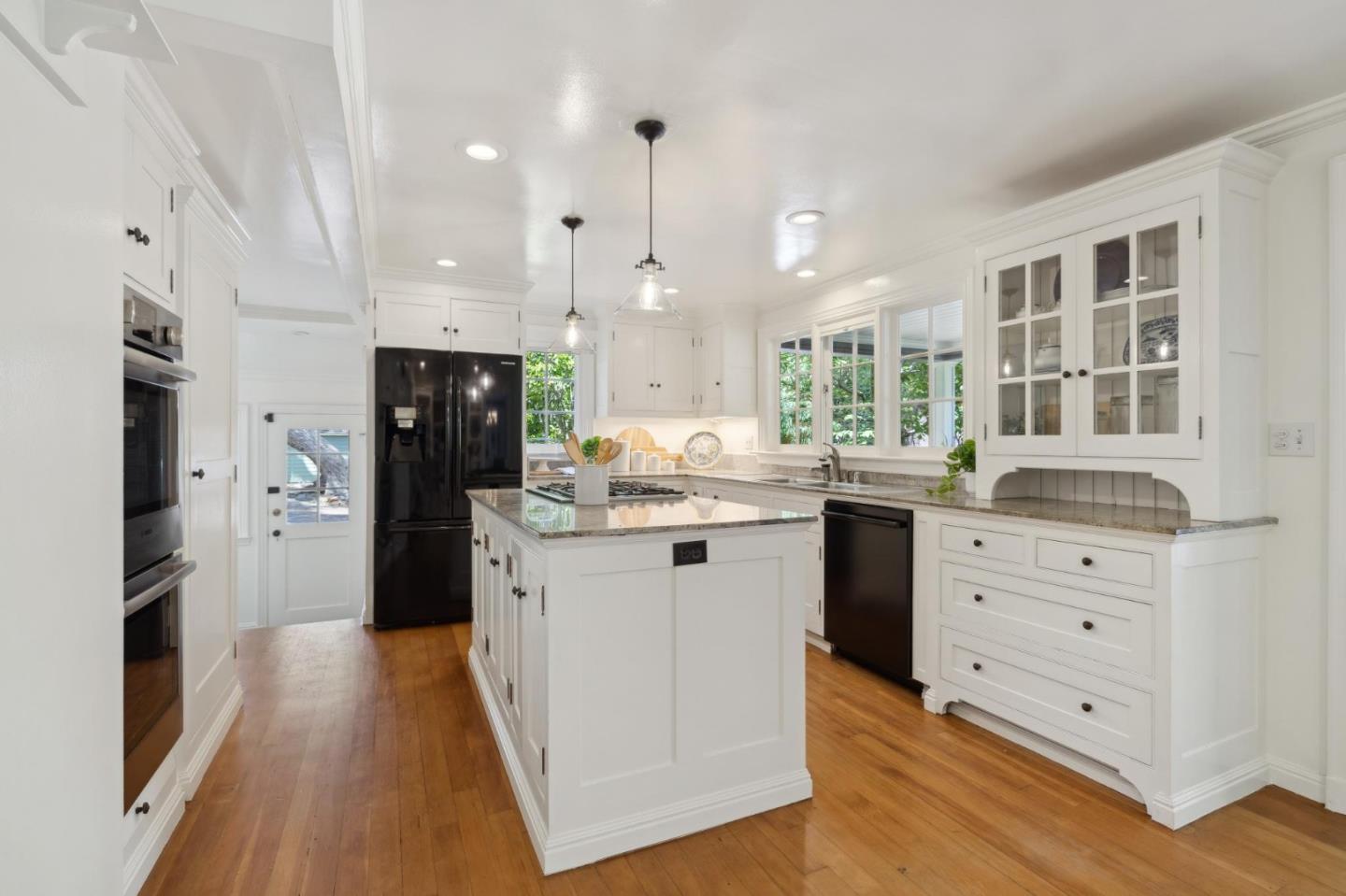 Detail Gallery Image 29 of 85 For 807 Crystal Springs Rd, Hillsborough,  CA 94010 - 4 Beds | 3/2 Baths