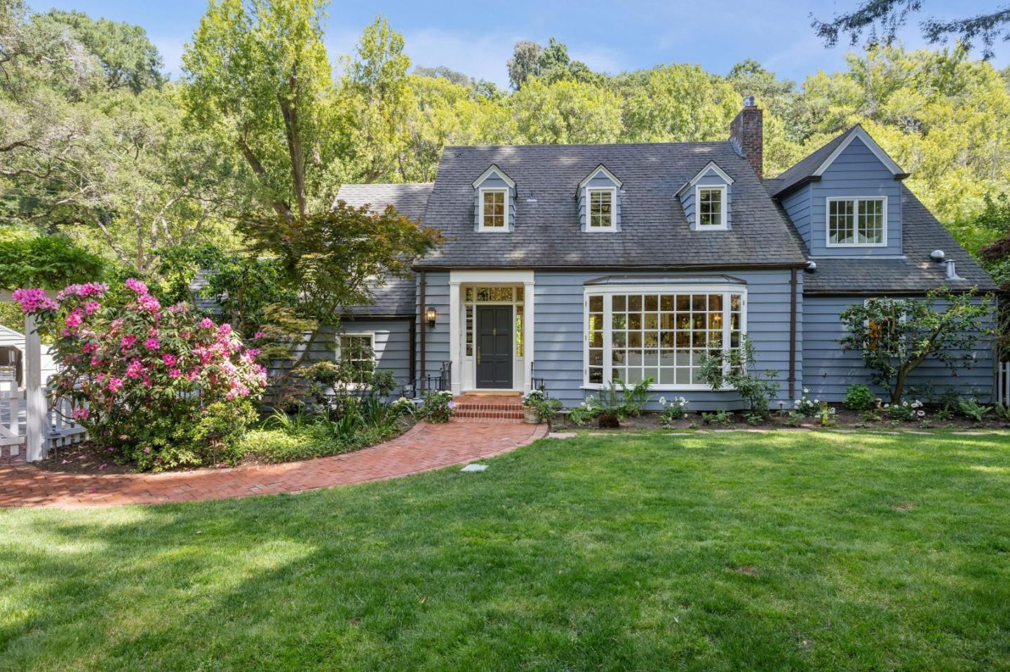 Detail Gallery Image 3 of 85 For 807 Crystal Springs Rd, Hillsborough,  CA 94010 - 4 Beds | 3/2 Baths