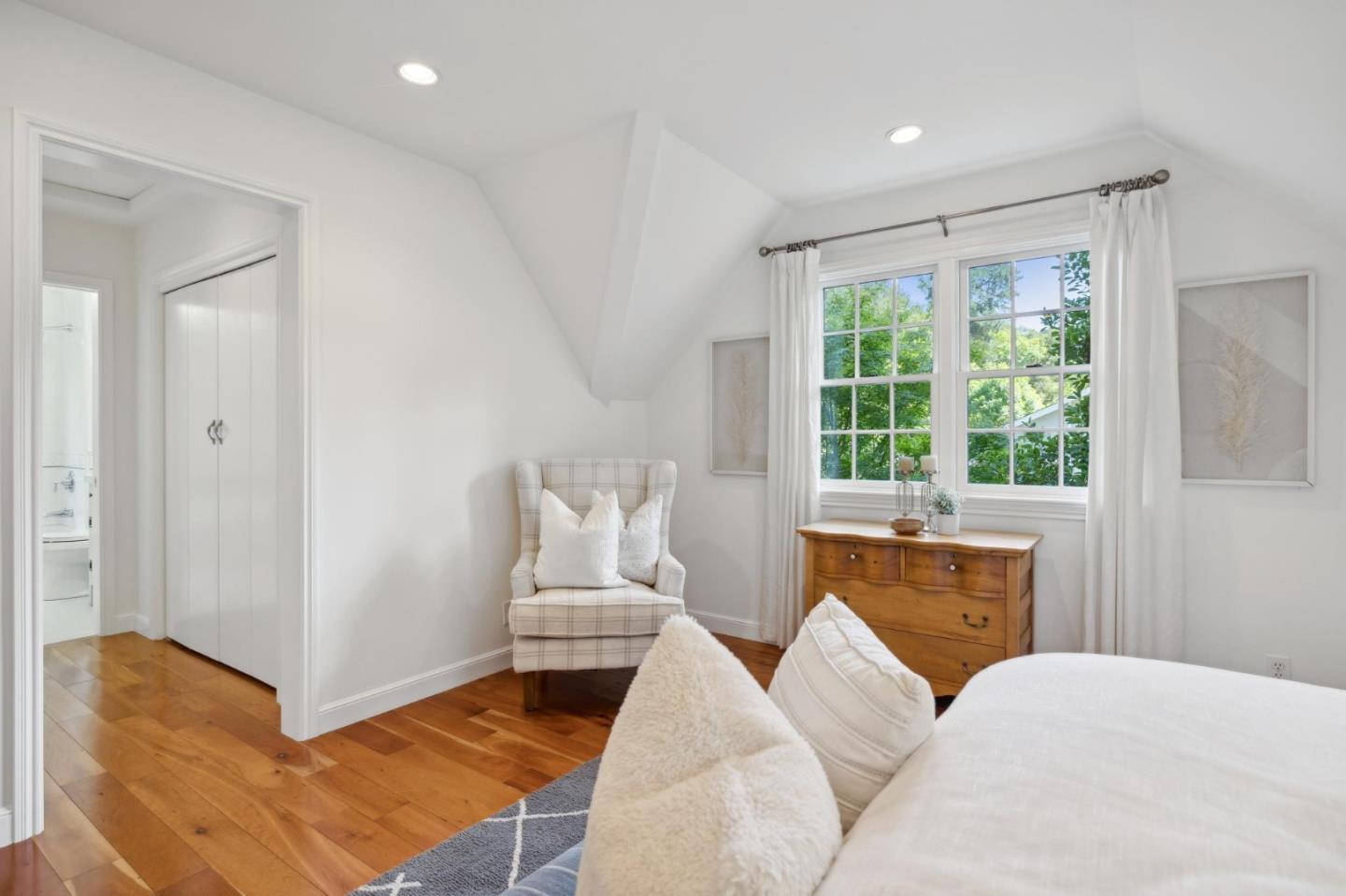 Detail Gallery Image 58 of 85 For 807 Crystal Springs Rd, Hillsborough,  CA 94010 - 4 Beds | 3/2 Baths