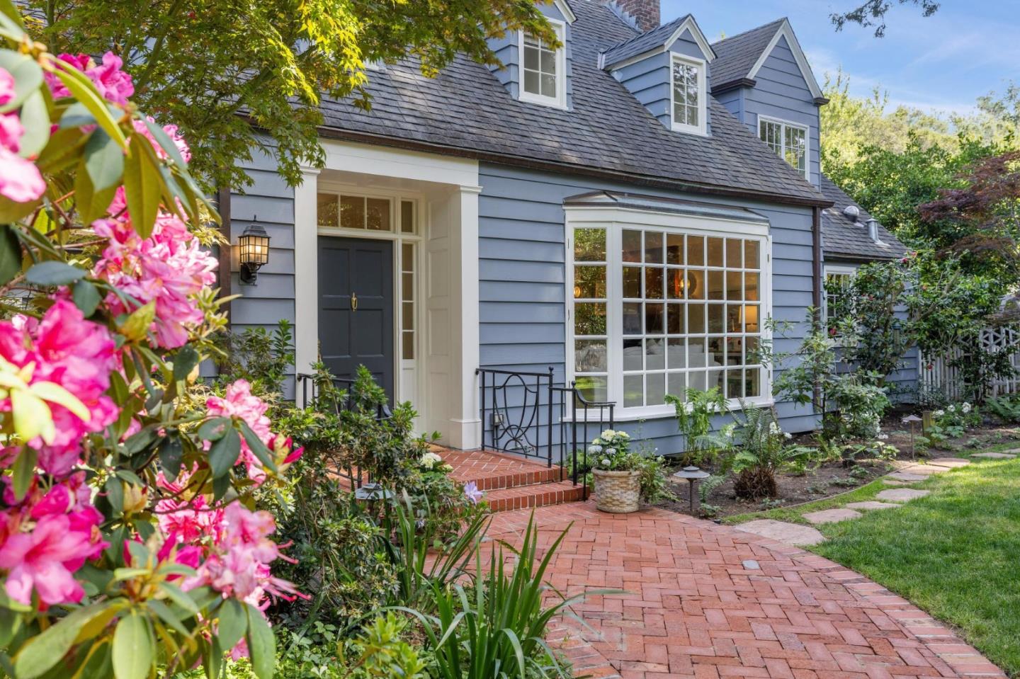 Detail Gallery Image 6 of 85 For 807 Crystal Springs Rd, Hillsborough,  CA 94010 - 4 Beds | 3/2 Baths