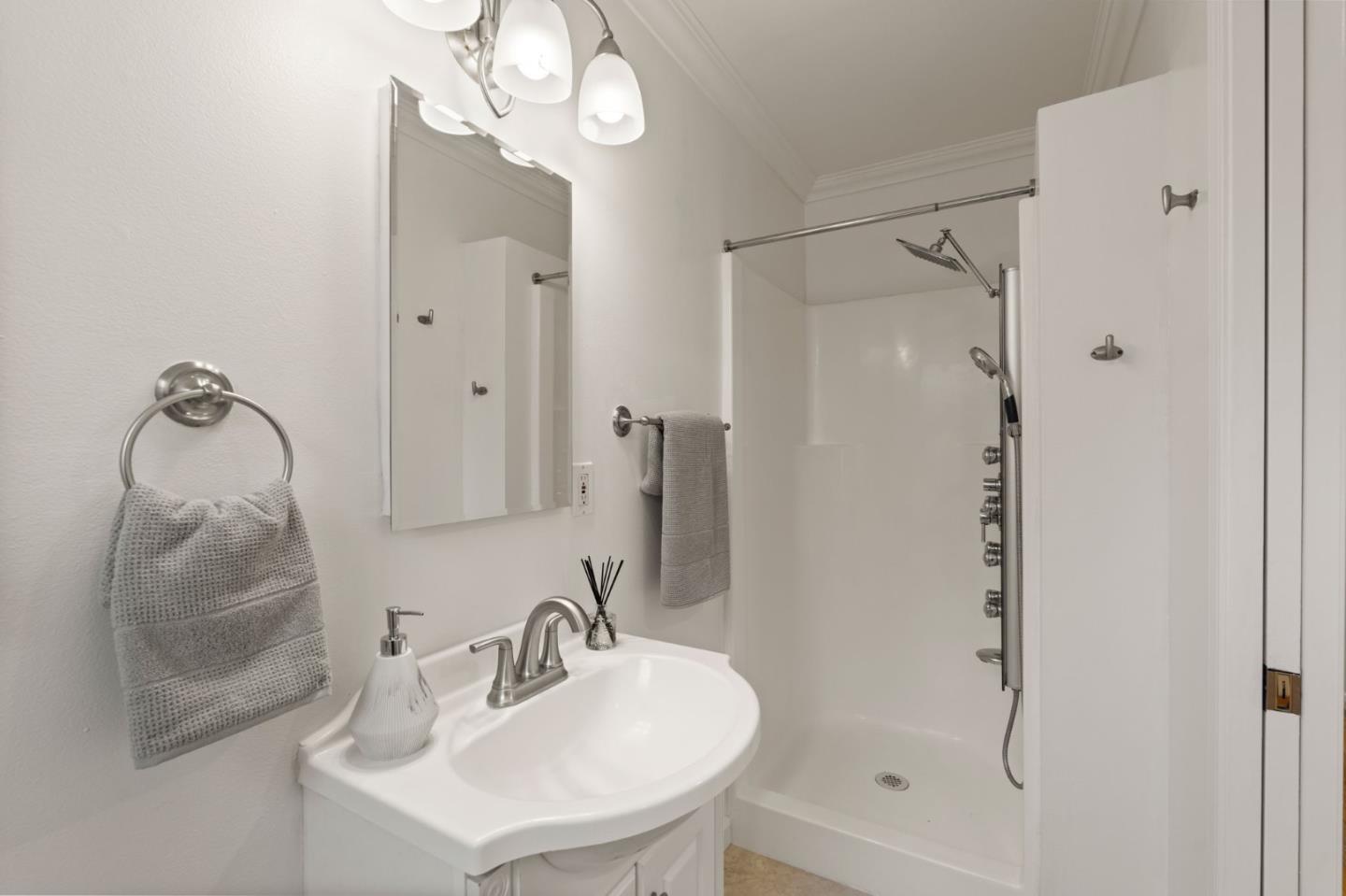 Detail Gallery Image 18 of 25 For 5117 Kingston Way, San Jose,  CA 95130 - 3 Beds | 2 Baths