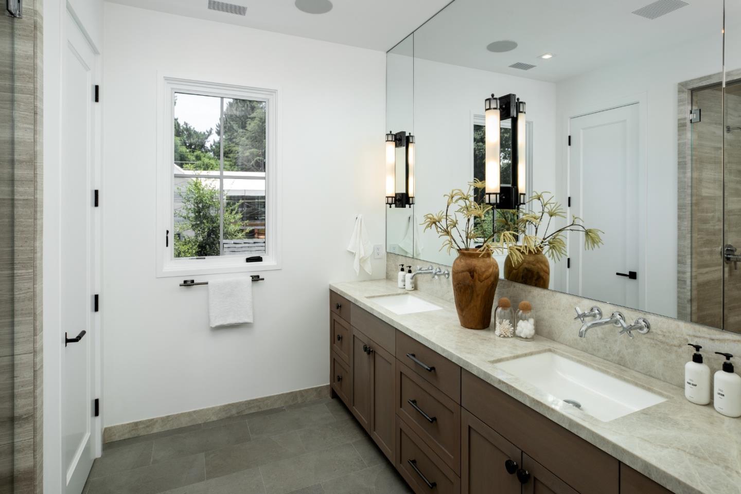 Detail Gallery Image 19 of 57 For 240 Valparaiso Ave, Atherton,  CA 94027 - 6 Beds | 6/1 Baths