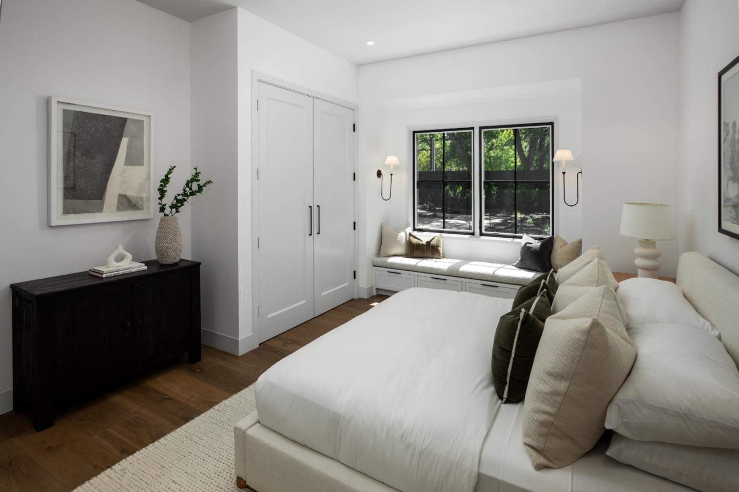 Detail Gallery Image 23 of 57 For 240 Valparaiso Ave, Atherton,  CA 94027 - 6 Beds | 6/1 Baths