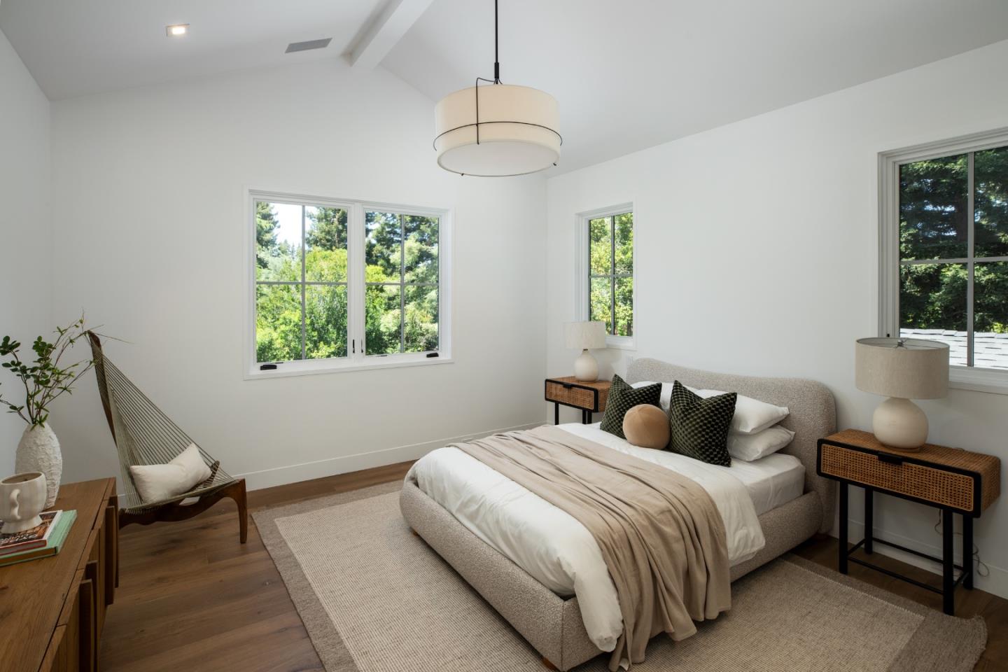 Detail Gallery Image 33 of 57 For 240 Valparaiso Ave, Atherton,  CA 94027 - 6 Beds | 6/1 Baths