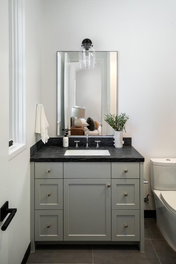 Detail Gallery Image 35 of 57 For 240 Valparaiso Ave, Atherton,  CA 94027 - 6 Beds | 6/1 Baths
