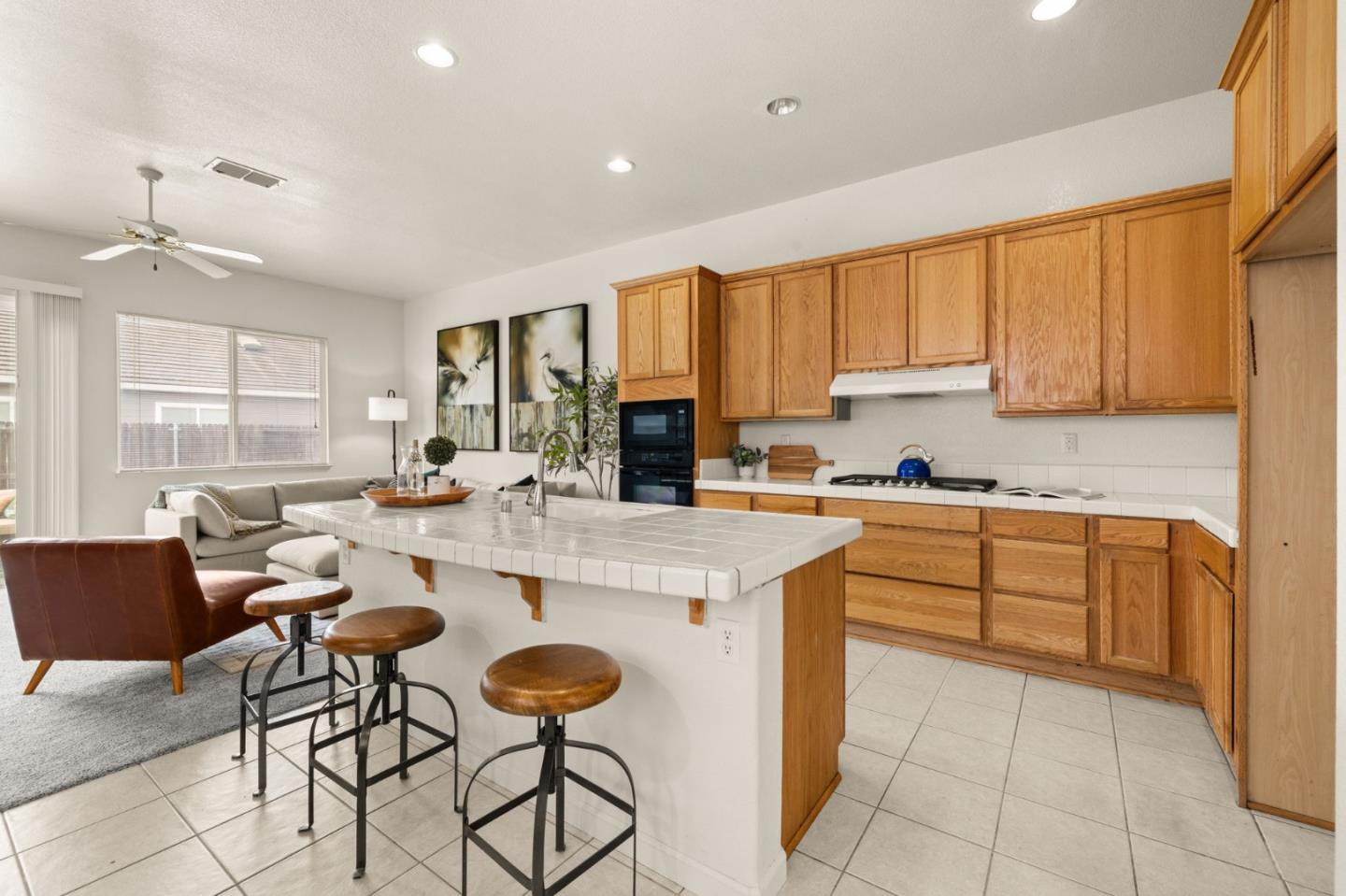 Detail Gallery Image 10 of 25 For 7008 Kilconnell Dr, Elk Grove,  CA 95758 - 4 Beds | 2 Baths