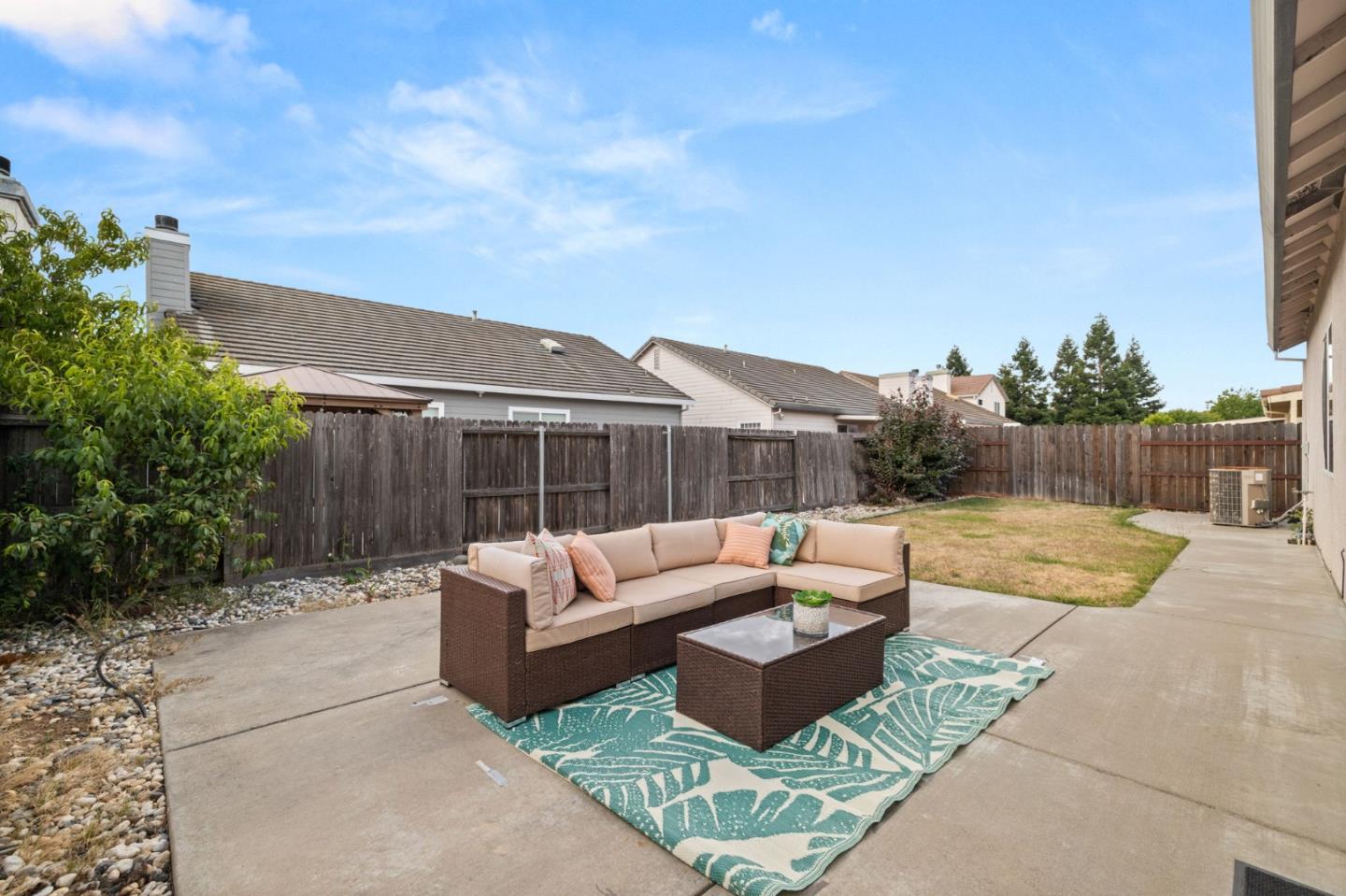 Detail Gallery Image 22 of 25 For 7008 Kilconnell Dr, Elk Grove,  CA 95758 - 4 Beds | 2 Baths