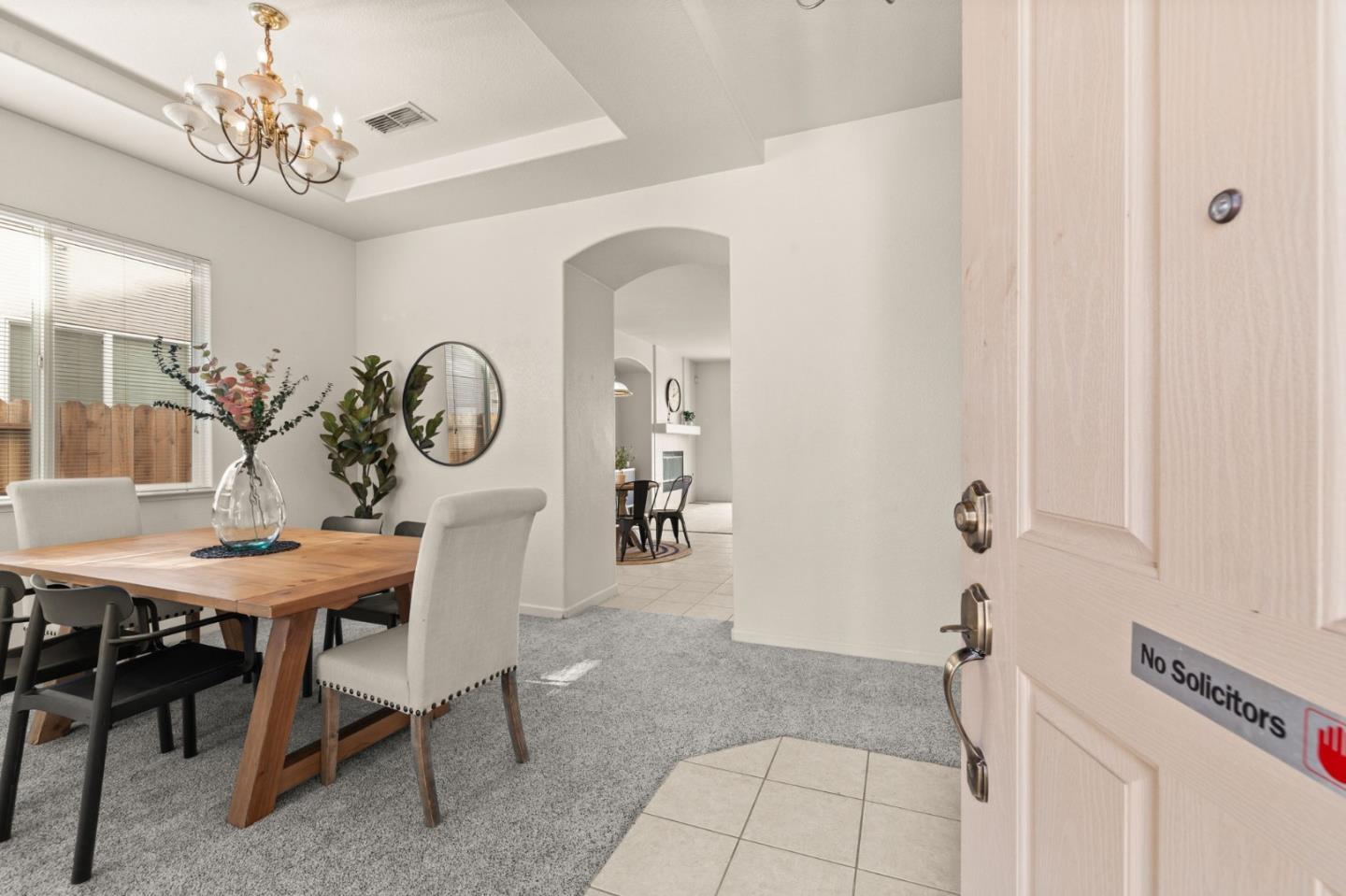Detail Gallery Image 3 of 25 For 7008 Kilconnell Dr, Elk Grove,  CA 95758 - 4 Beds | 2 Baths