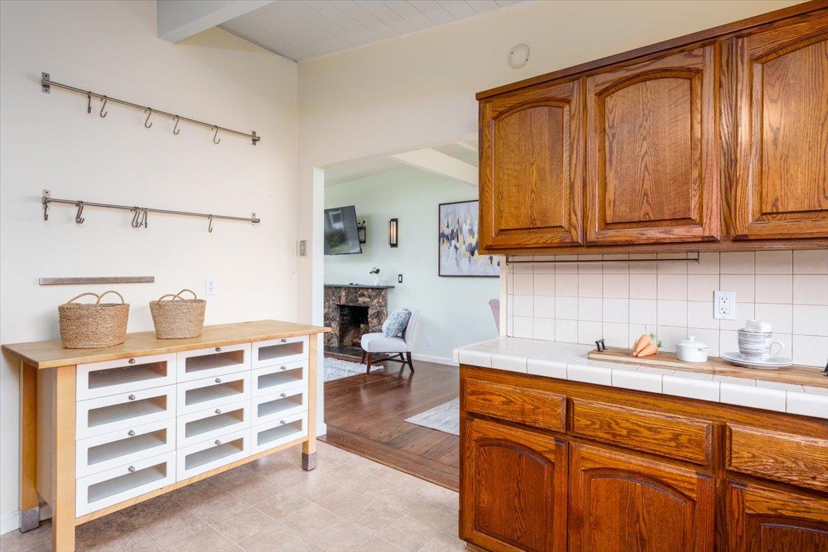 Detail Gallery Image 12 of 21 For 2037 Harding Ave, San Mateo,  CA 94403 - 3 Beds | 2 Baths