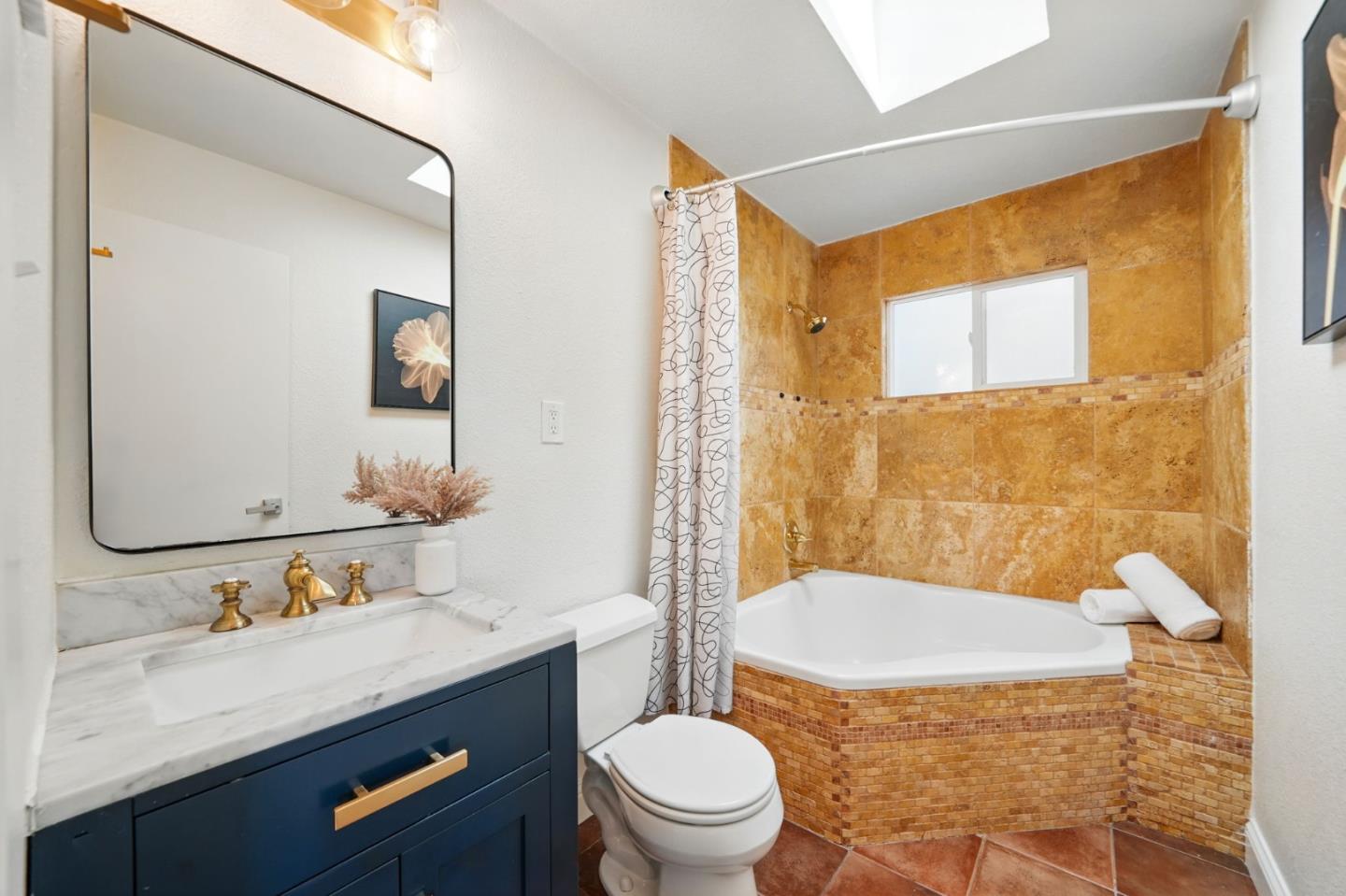Detail Gallery Image 11 of 33 For 6532 Claremont Ave, Richmond,  CA 94805 - 3 Beds | 2 Baths