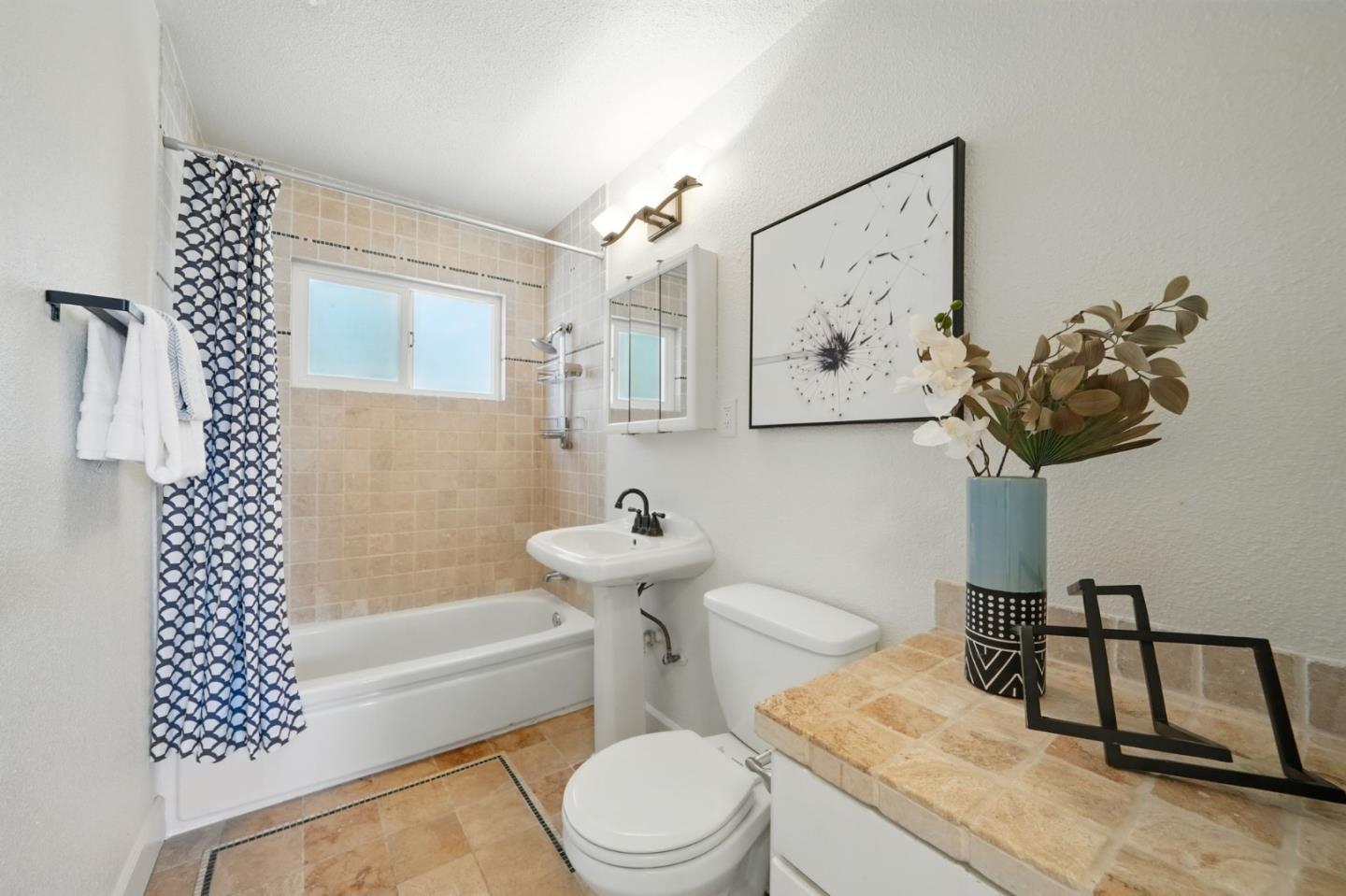 Detail Gallery Image 12 of 33 For 6532 Claremont Ave, Richmond,  CA 94805 - 3 Beds | 2 Baths
