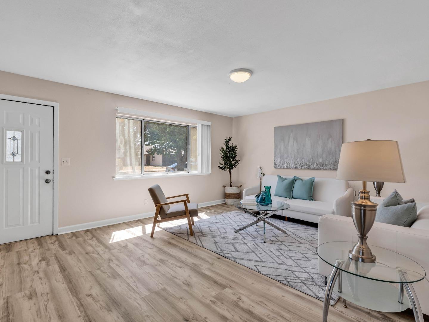 Detail Gallery Image 6 of 24 For 170 Gonzalez Dr, Hollister,  CA 95023 - 3 Beds | 2 Baths
