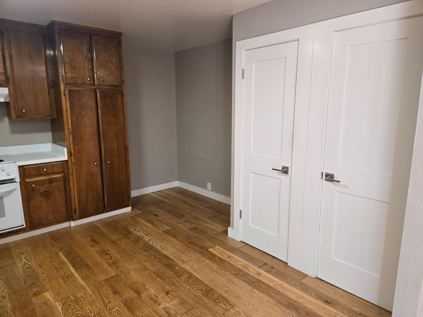 Detail Gallery Image 5 of 12 For 1021 Fulton St, Redwood City,  CA 94061 - 2 Beds | 1 Baths
