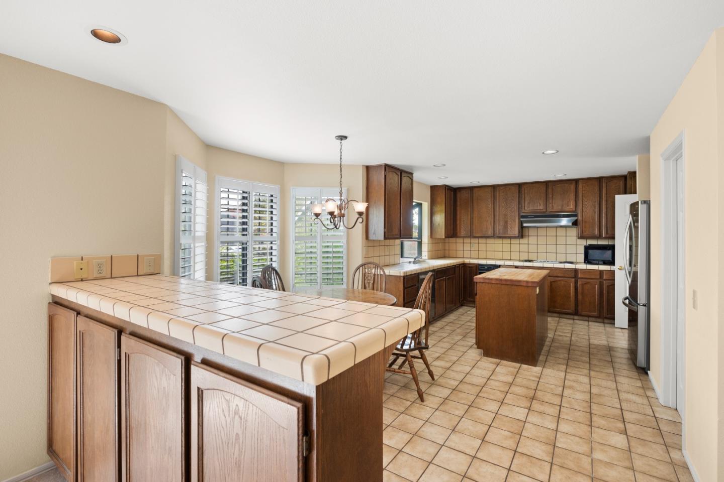 Detail Gallery Image 13 of 52 For 420 Greenbrier Rd, Half Moon Bay,  CA 94019 - 4 Beds | 3 Baths