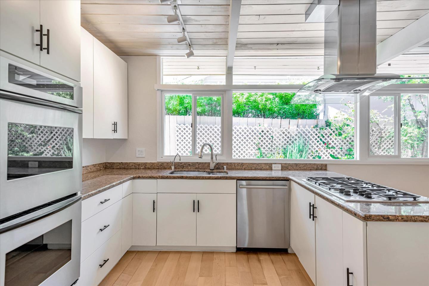 Detail Gallery Image 11 of 57 For 3112 Sunset Ter, San Mateo,  CA 94403 - 4 Beds | 2 Baths