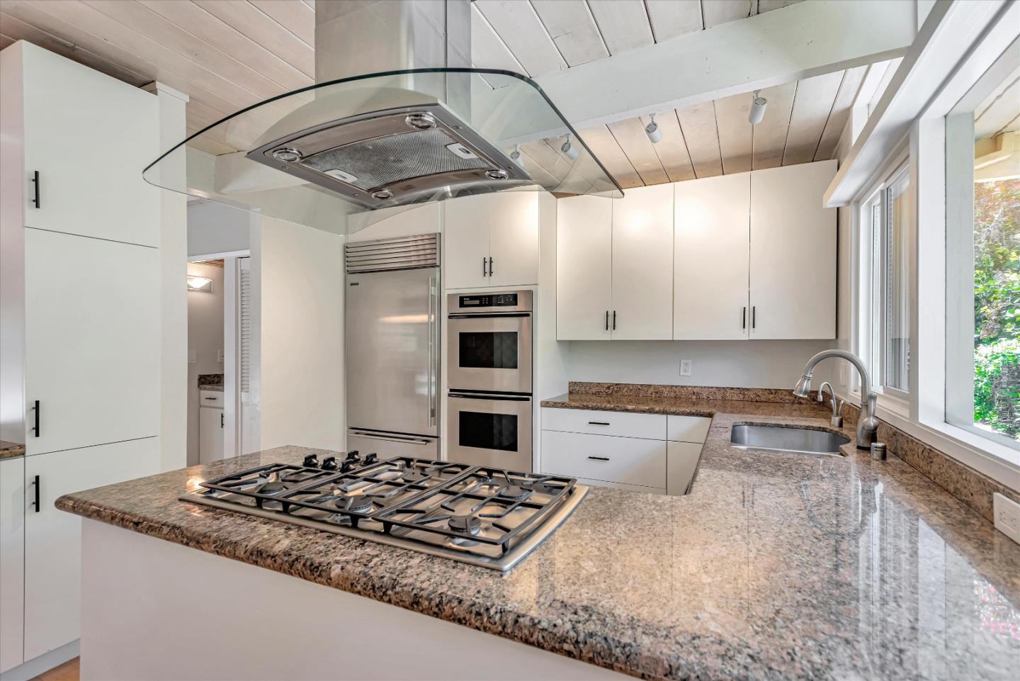 Detail Gallery Image 16 of 57 For 3112 Sunset Ter, San Mateo,  CA 94403 - 4 Beds | 2 Baths