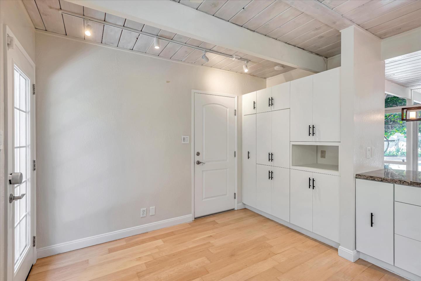 Detail Gallery Image 19 of 57 For 3112 Sunset Ter, San Mateo,  CA 94403 - 4 Beds | 2 Baths
