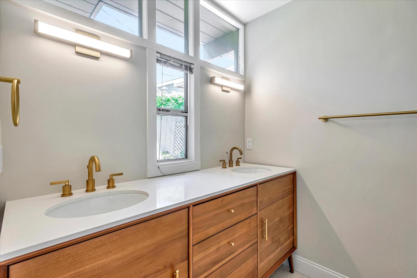 Detail Gallery Image 31 of 57 For 3112 Sunset Ter, San Mateo,  CA 94403 - 4 Beds | 2 Baths