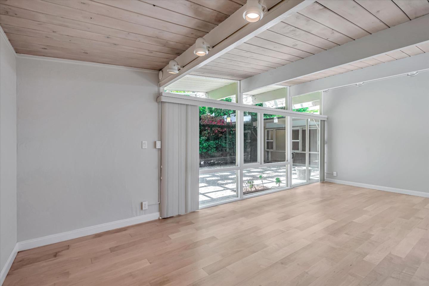 Detail Gallery Image 6 of 57 For 3112 Sunset Ter, San Mateo,  CA 94403 - 4 Beds | 2 Baths