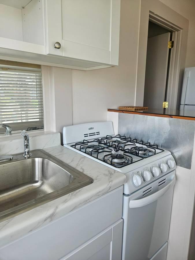 Detail Gallery Image 4 of 11 For 561 David Ave, Monterey,  CA 93940 - 1 Beds | 1 Baths