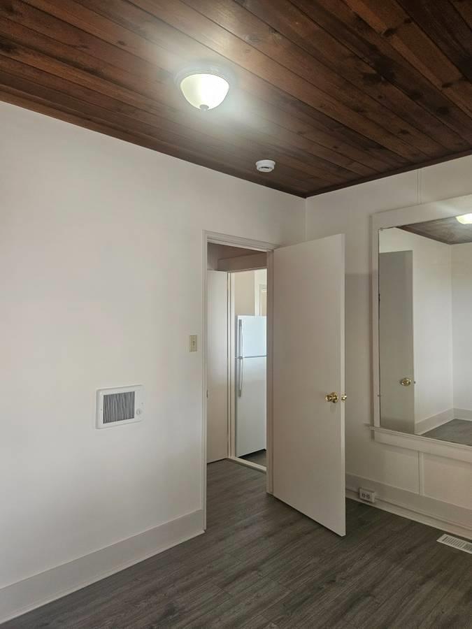 Detail Gallery Image 6 of 11 For 561 David Ave, Monterey,  CA 93940 - 1 Beds | 1 Baths
