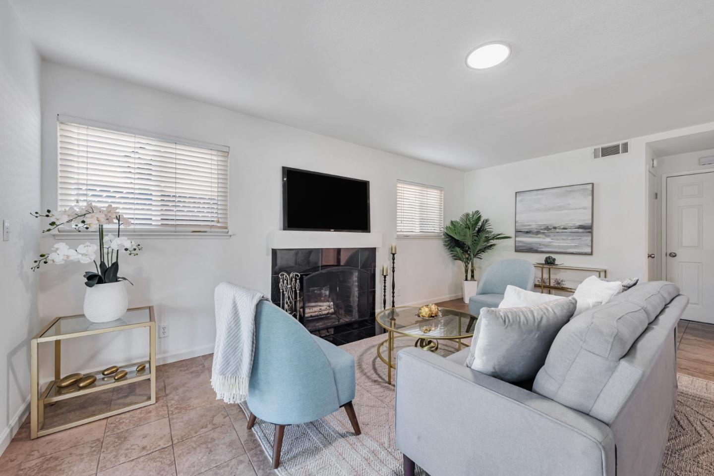 Detail Gallery Image 13 of 29 For 5847 Ettersberg Dr, San Jose,  CA 95123 - 4 Beds | 2/1 Baths