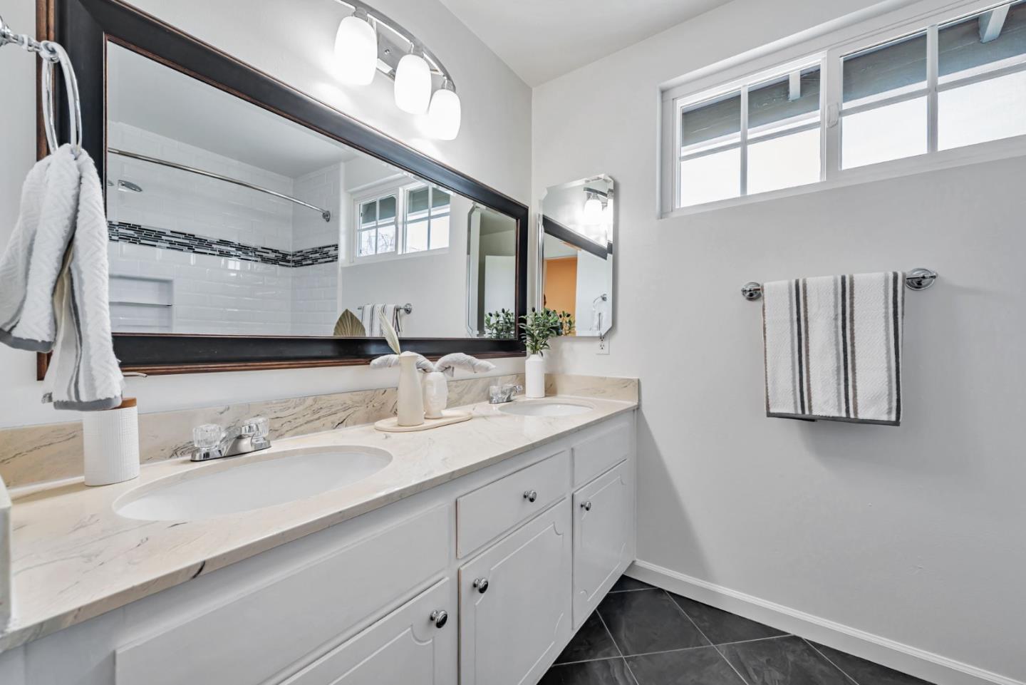 Detail Gallery Image 20 of 29 For 5847 Ettersberg Dr, San Jose,  CA 95123 - 4 Beds | 2/1 Baths