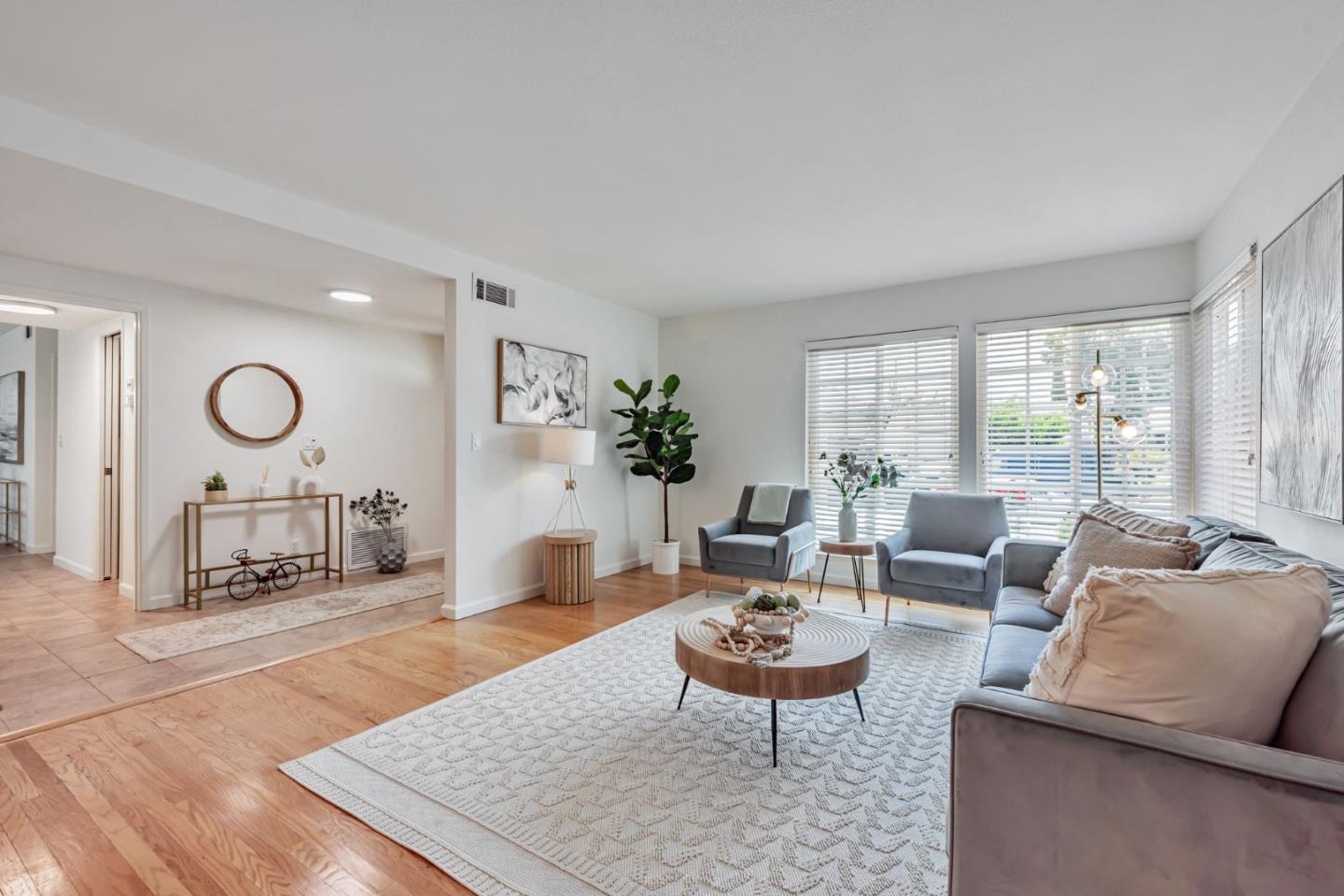 Detail Gallery Image 3 of 29 For 5847 Ettersberg Dr, San Jose,  CA 95123 - 4 Beds | 2/1 Baths