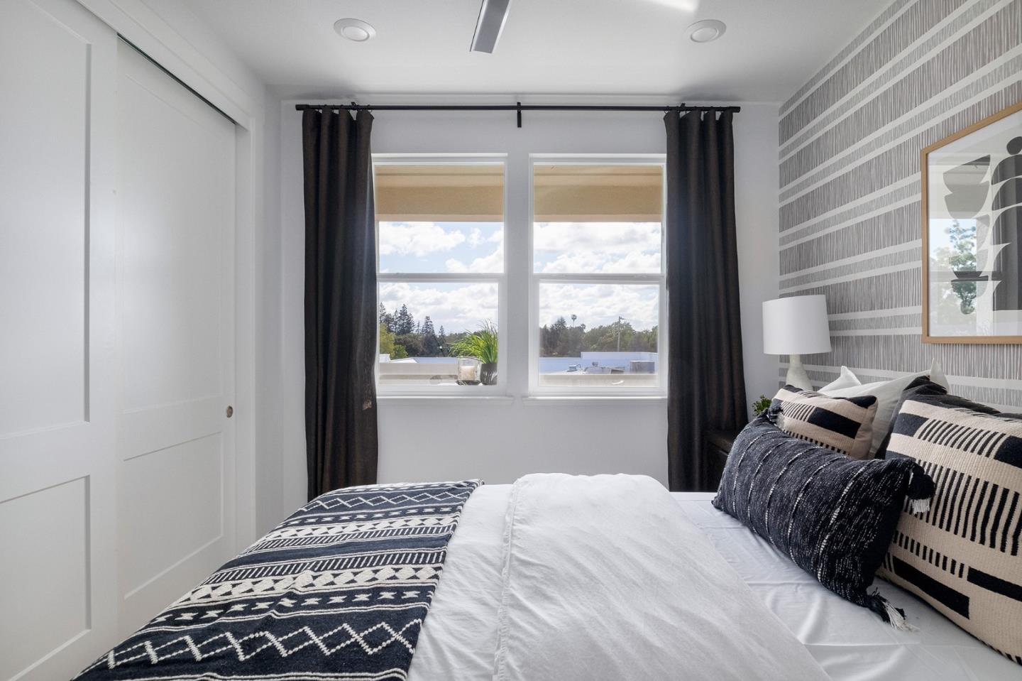 Detail Gallery Image 11 of 26 For 1301 Barbet Circle #3,  Sunnyvale,  CA 94087 - 3 Beds | 3 Baths